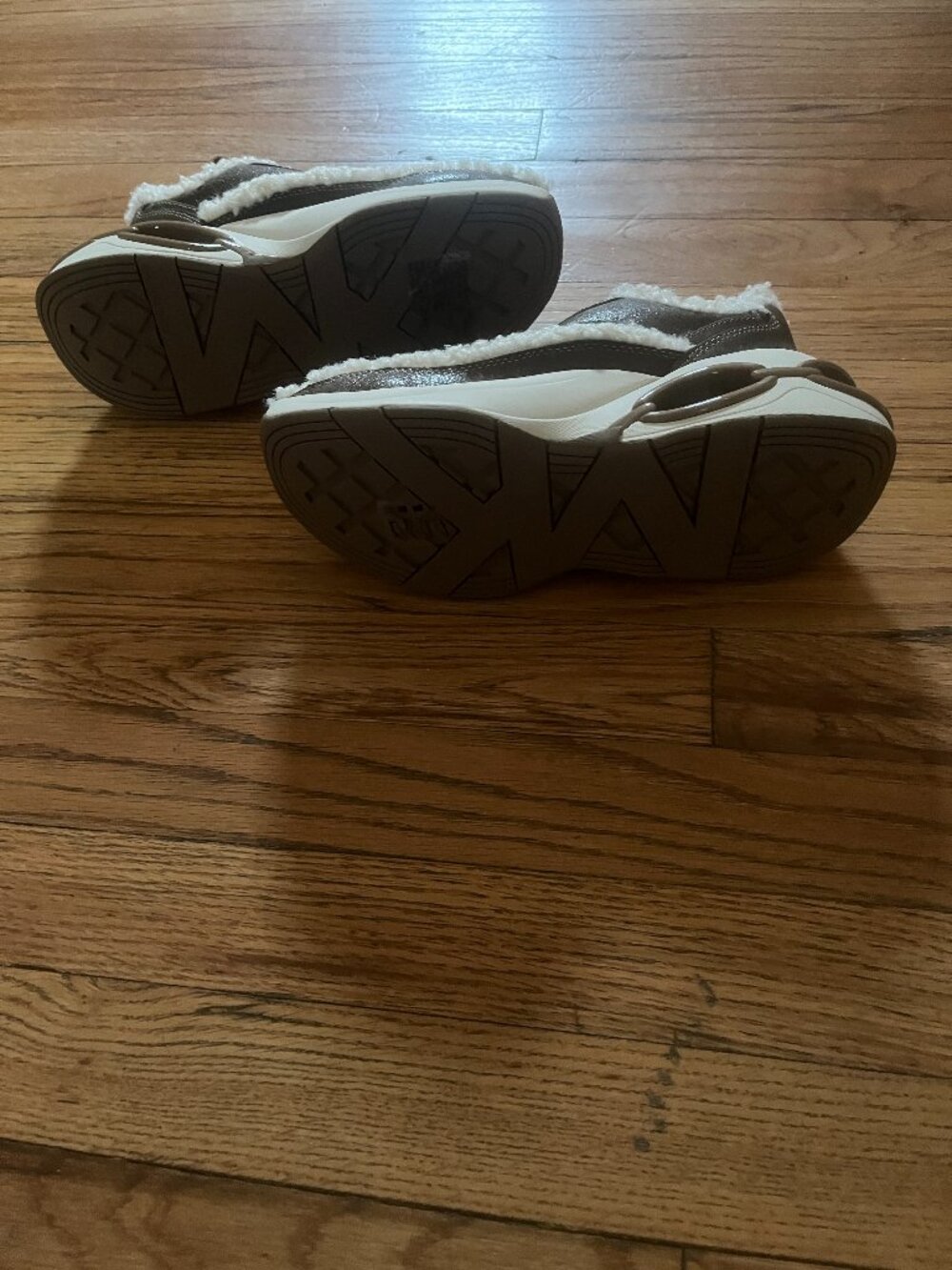 Michael Kors Women Toni Trainer Husk - Picture 10 of 13